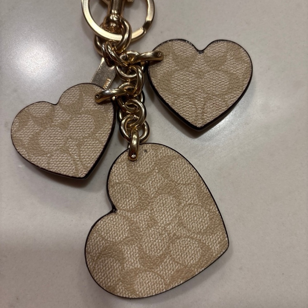 Coach Heart Keychain - Picture 4 of 4